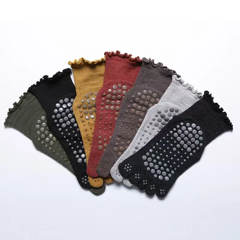 Irregular Edge 5 Toes Anti Slip Non Skid Yoga Pilates Cotton Custom Socks With Grips For Women