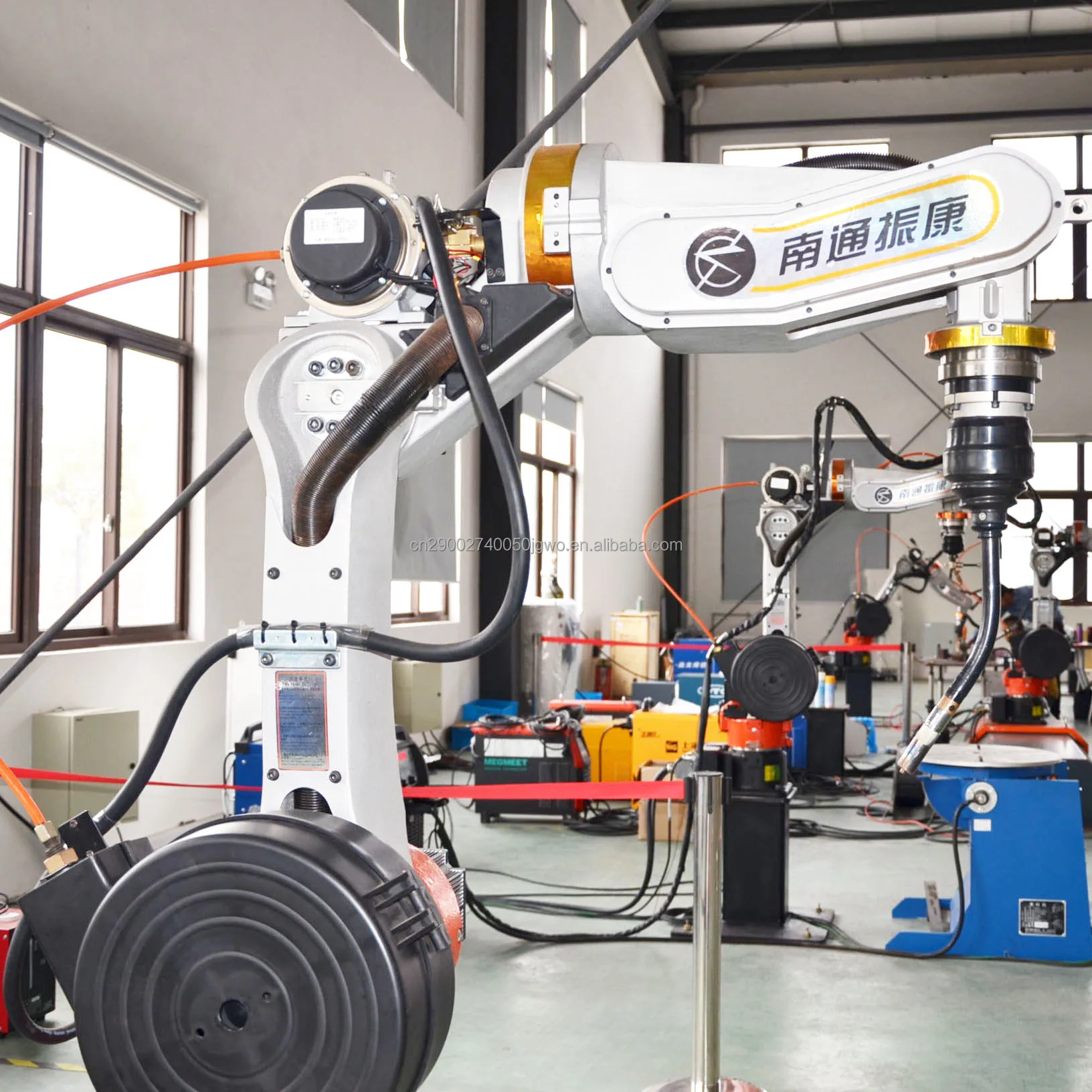 H Beam Welding Robot 1400mm Six-Axis Robotic Arm Fiber Laser Welding Machine For Hardware For Tube Bundle
