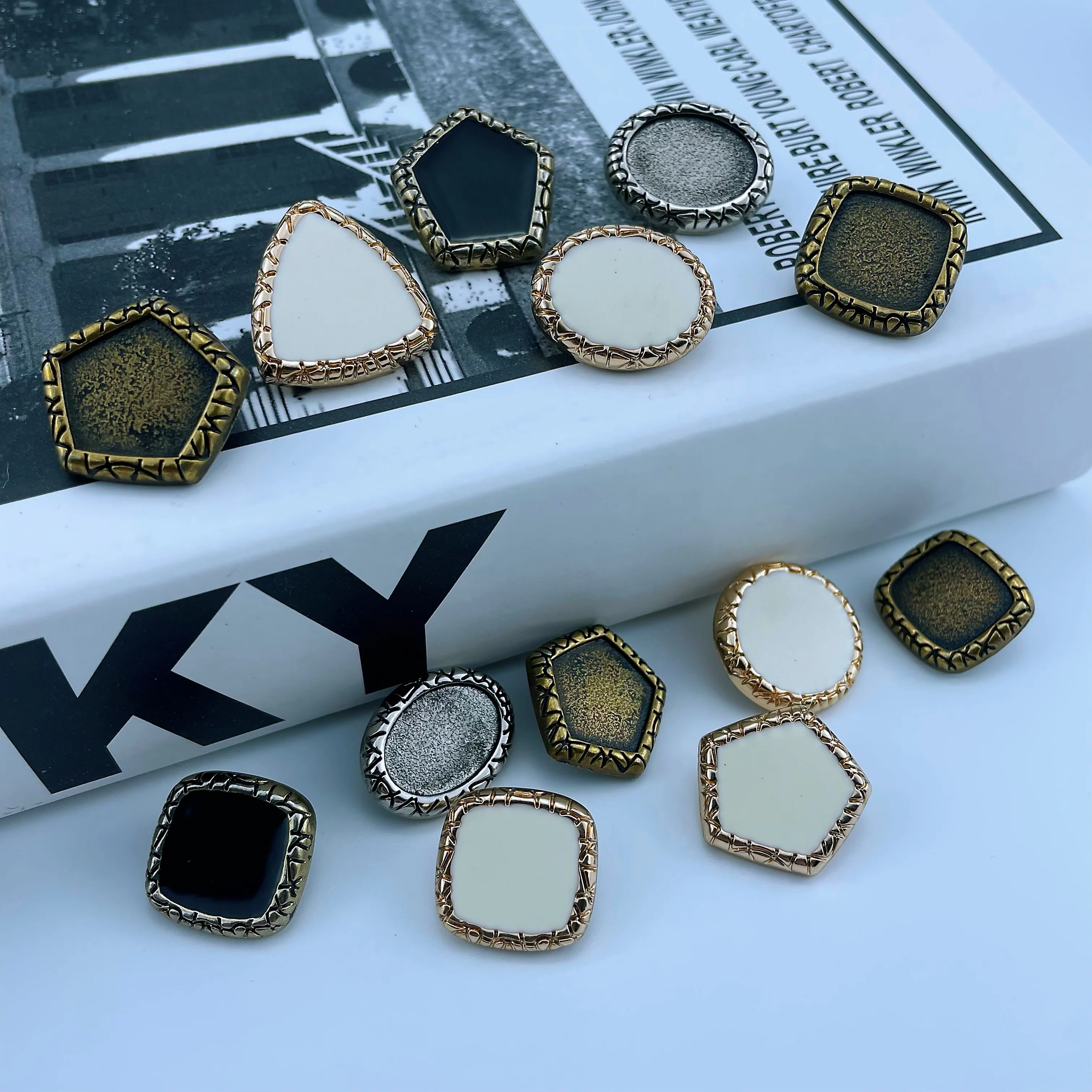 Wholesale High Quality Customized Metal alloy brass sewing fancy Shirt Suit Buttons for dress garments