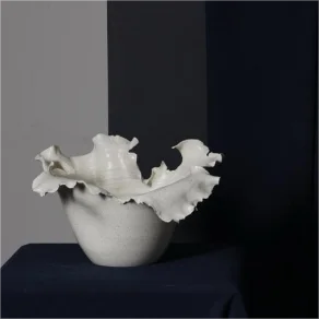 Luxury White Ceramic Serving Tray Irregular Luxury Shape Decorative Tray for White Chocolate for Hotel Decoration