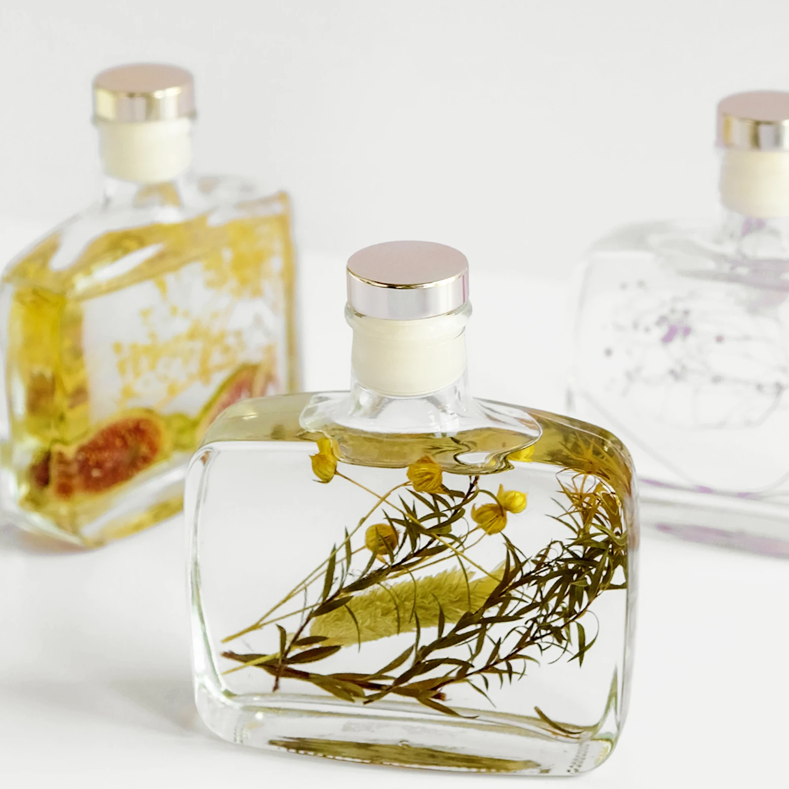 Wholesale Indoor Home Household Aromatherapy Custom Dry Flower Glass Bottle 100ml Reed Diffuser for Gifts