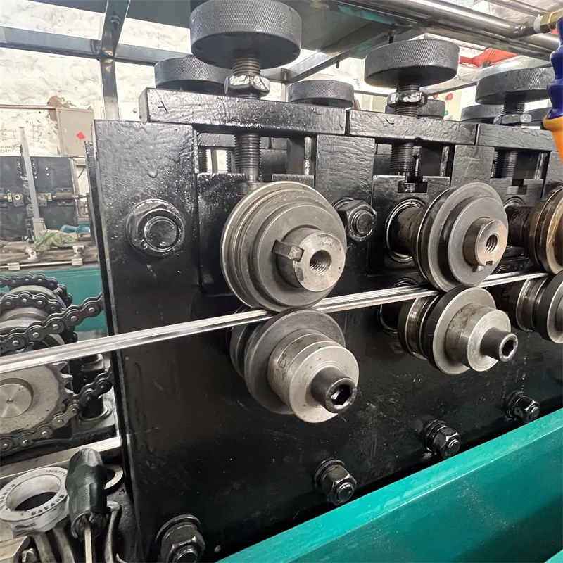 Interlock/ Double Locked Flexible Metal Tube Forming Machine