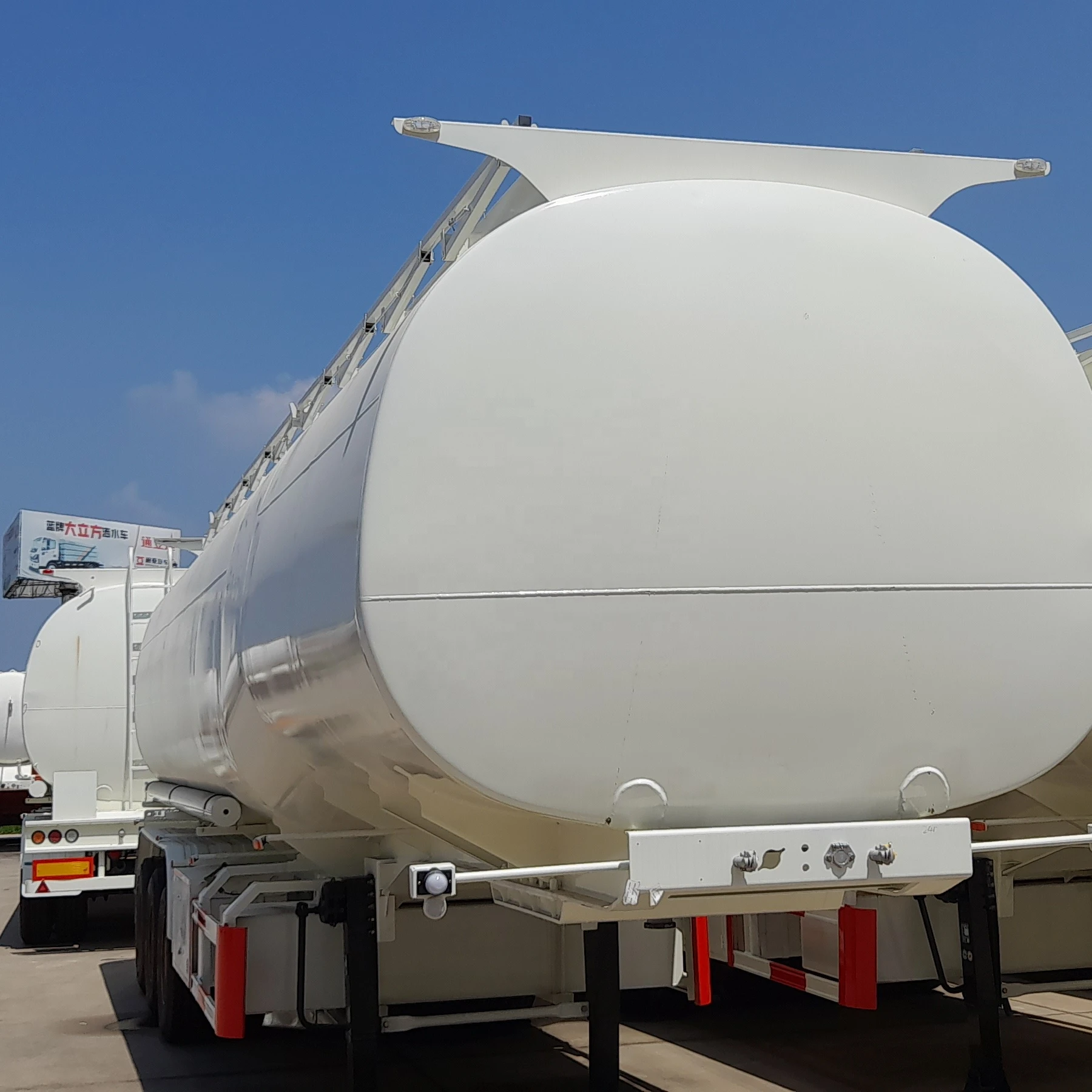 China 45L 14000x3.8 fuel tanker trailer