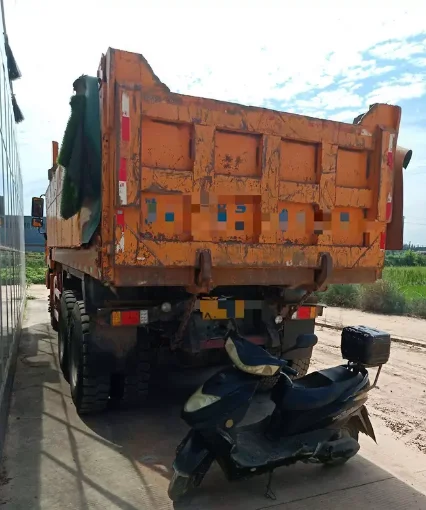 Shacman Used Dump Truck 12wheels 380hp for sale