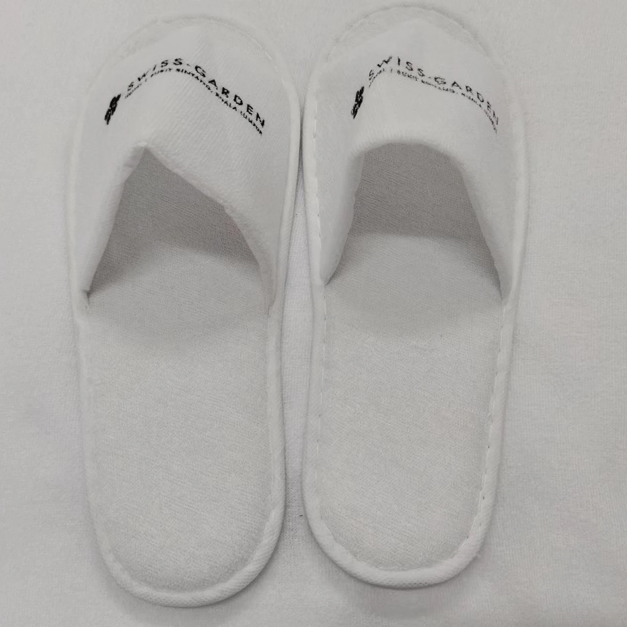 Hot selling products can wholesale hotel slippers indoor anti   slip soft silk   screen printing towel slippers (1600657559497)