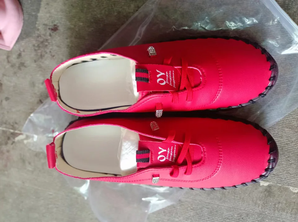 2024 New Flat-soled Round Head Plus Size Pure Hand Sewing Sole Casual Beef Tendon Soft Sole Mom Shoes