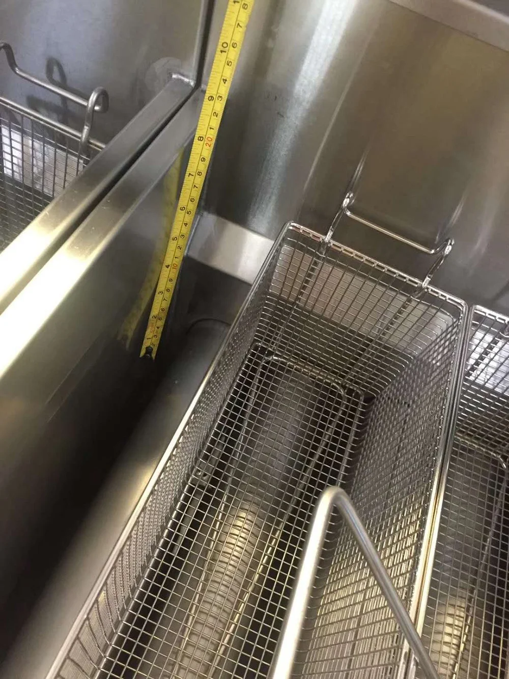 Commercial CE Approved Large tank Double Deep Fryer Compatible with Propane Gas