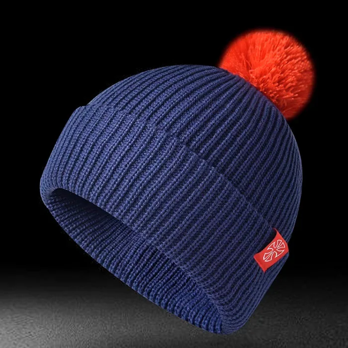 pom pom beanie 15.jpg