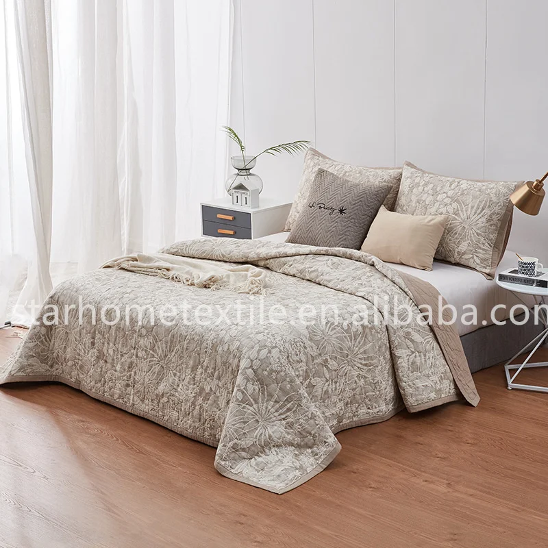 Whole Jacquard Coverlet Luxurious Style for High End Clients Hot Sale Cotton or Polyester Jacquard Bedspread