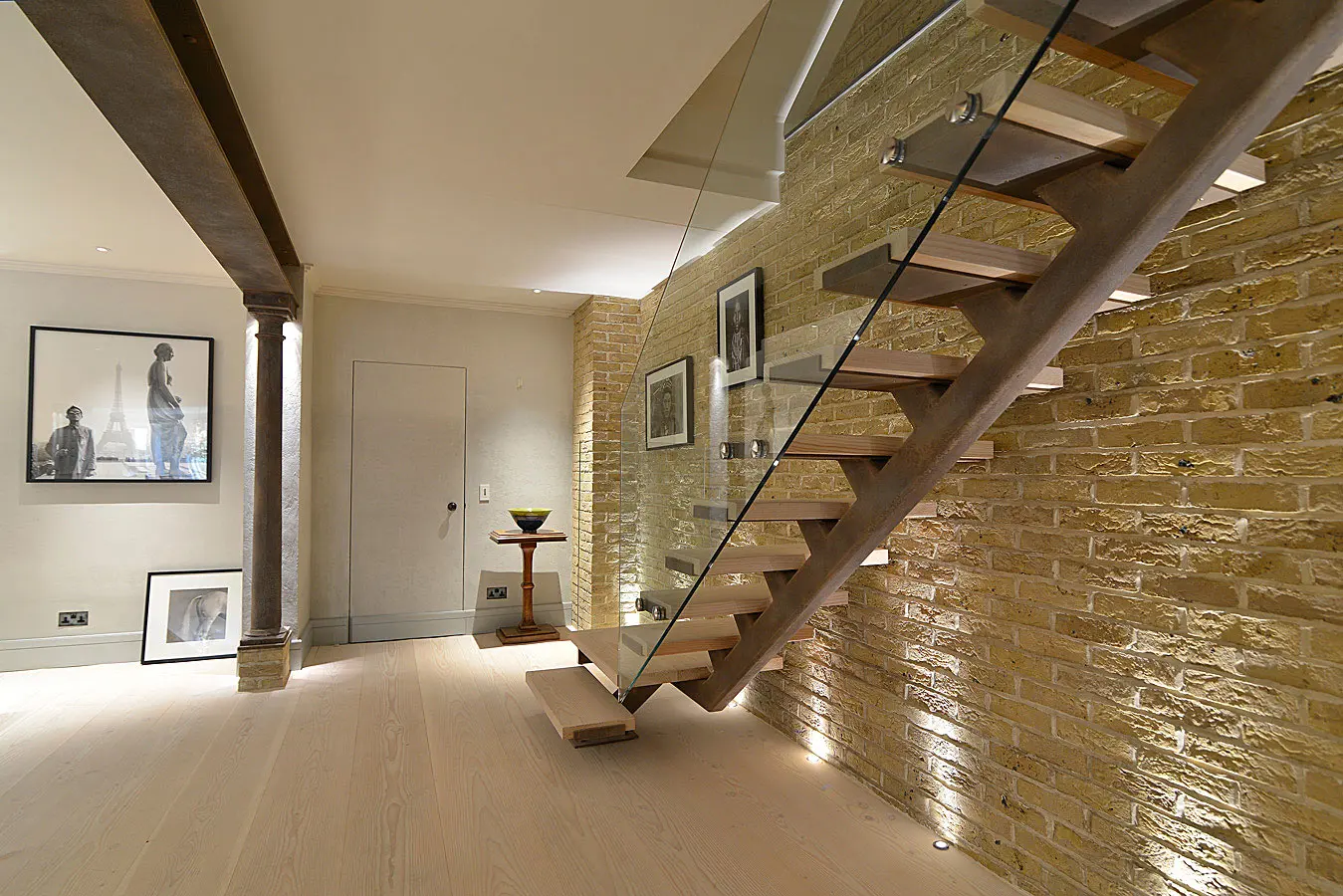 CBMmart Straight Staircase Spiral Indoor Staircase Wood Metal Tread For Villa House Simple Staircase Designs Photo