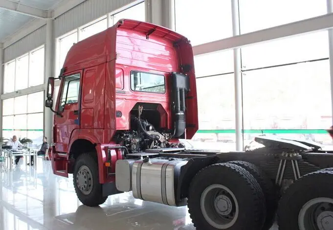 Sinotruk Howo 6X6 Tractor Trailer Head Truck With 380Hp Tractor Tow Trailer Cargo Camion Tracteur