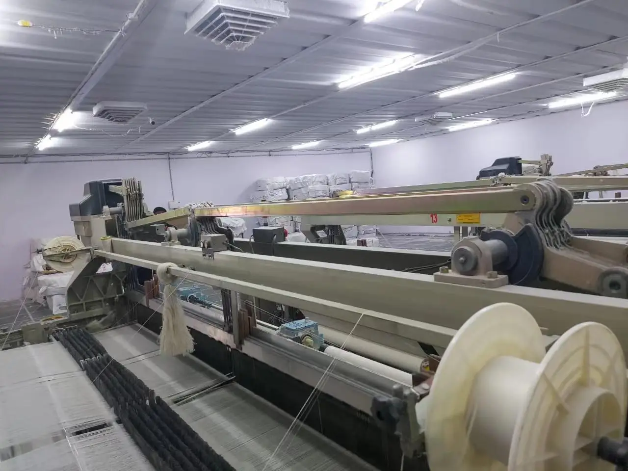 Weaving machine used leno selvage rapier loom