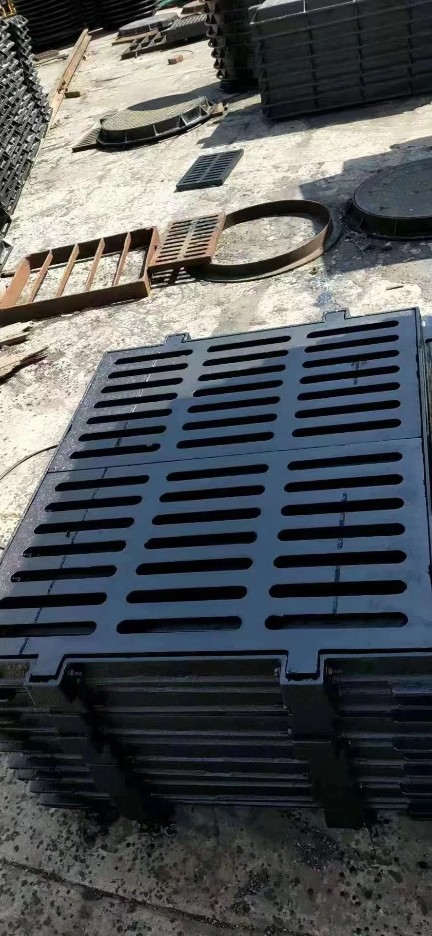 En124 D400 Standard Cast Iron Drain Floor Grates Manhole Cover Cast Iron High Intensity Heavy Duty Manhole Covers