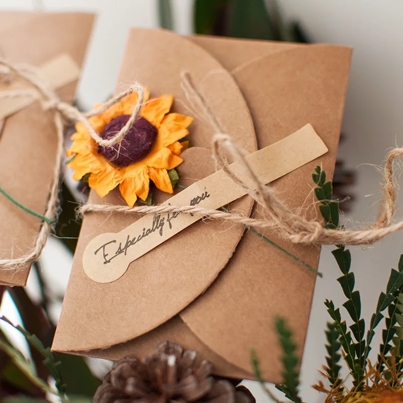 
Dried flower merry christmas greeting card with envelopes kraft paper ODM/OEM handmade creative gift card birthday 