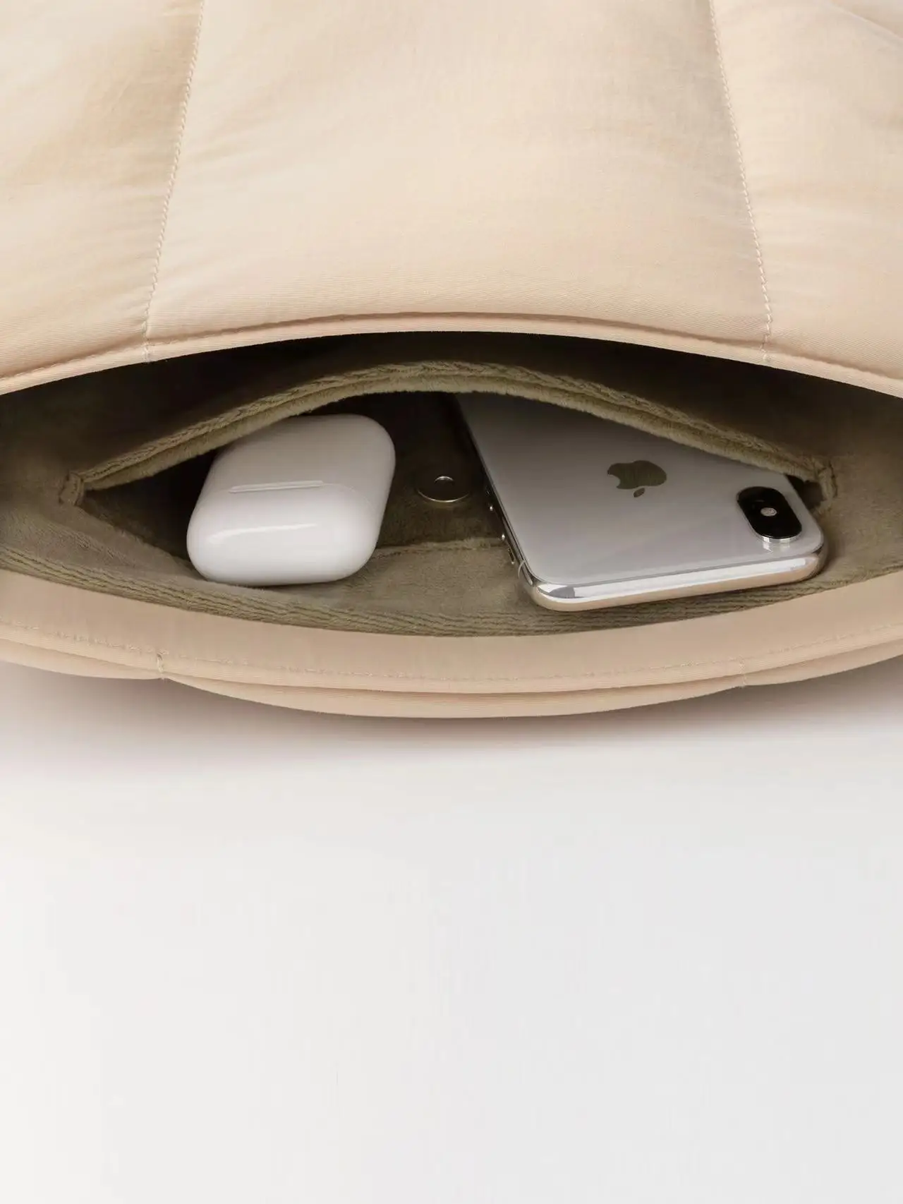 Fashion trendy Light weight waterproof Nylon Puffy Bag laptop carrying case laptop case with strap