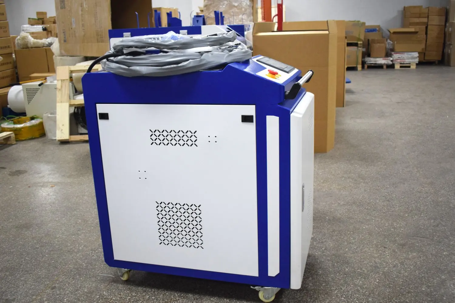 Surprise Price 1000W 1500W 2000 Watt Handheld  Continuous Portable  Laser Cleaning And Derusting Machine 3 Kw  Rust Removal