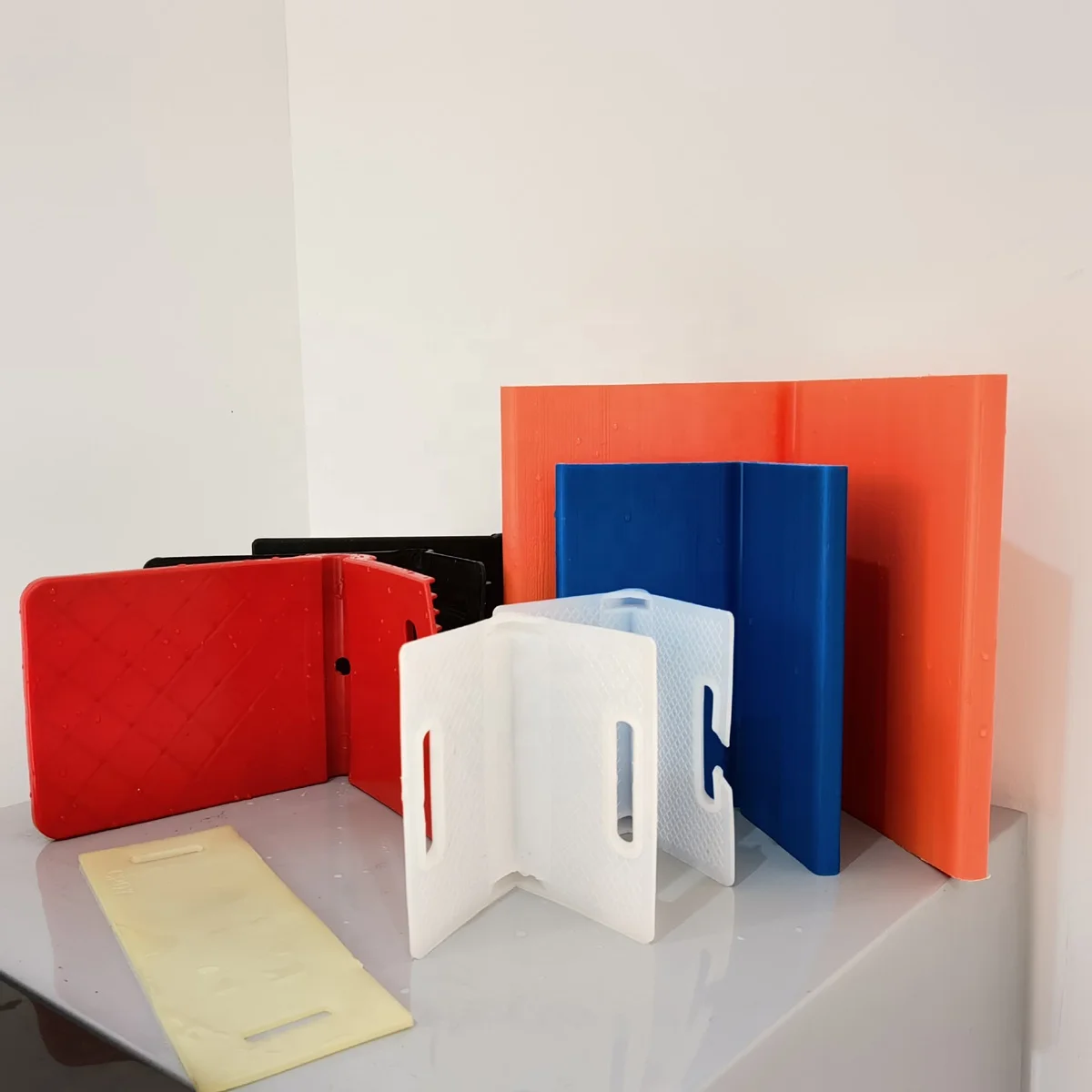 Black colour PE material corner protector