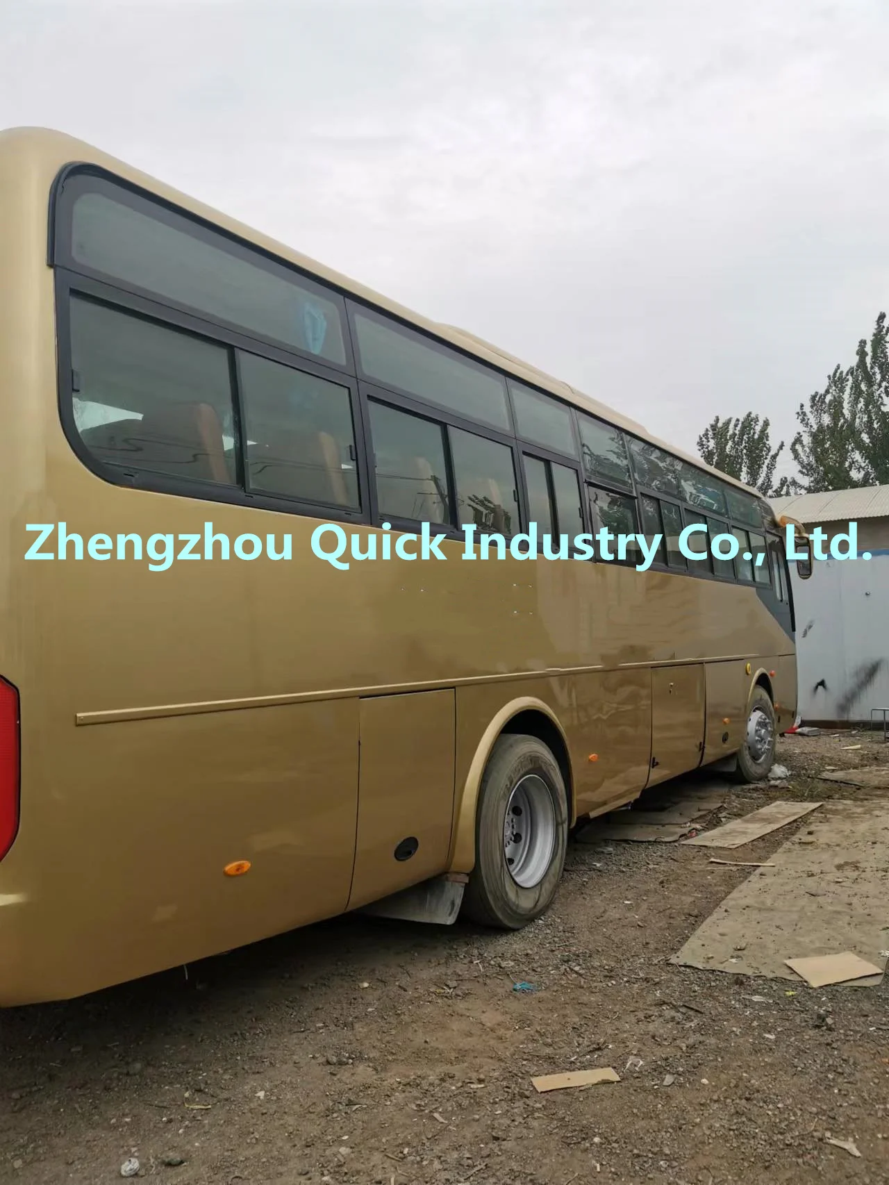 Luxury Coaches Used Yutong Bus ZK6102D 47 Passenger Seats Second Hand Leaf Spring Suspension Chassis Coach Buses RHD for sale