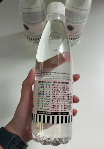 Pink Cloth Domestic Bottled Silicon Natural Beauty Mineral Water