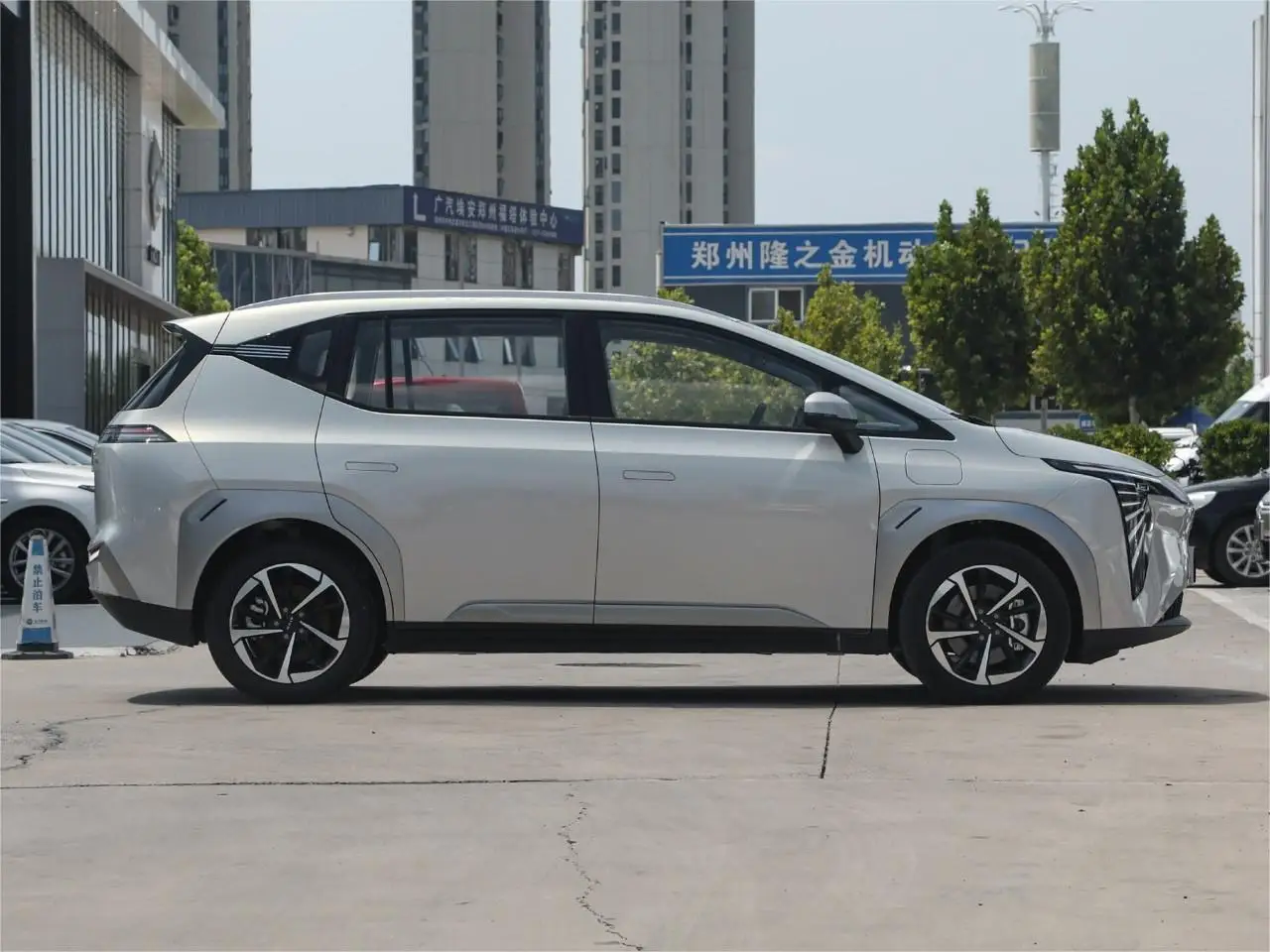 2023 single motor 5door 5seat AION Y Compact SUV to sale