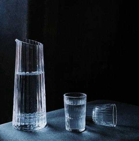 Vertical Baijiu cup set wine dispenser household small one mouth glass wine set sake bottle