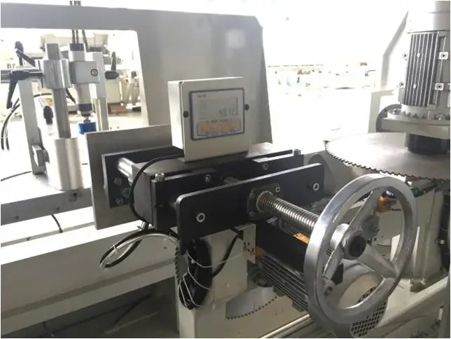 
Easy Operation Curtain Wall Facade Fabricating Aluminum Notching Cutting Saw 