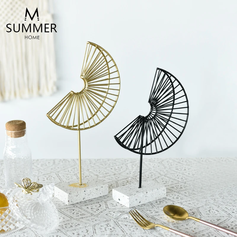 
Nordic Creative Metal Ginkgo Biloba Figurines Wrought Iron Flower Plant Ornament Home Decor Accessories 