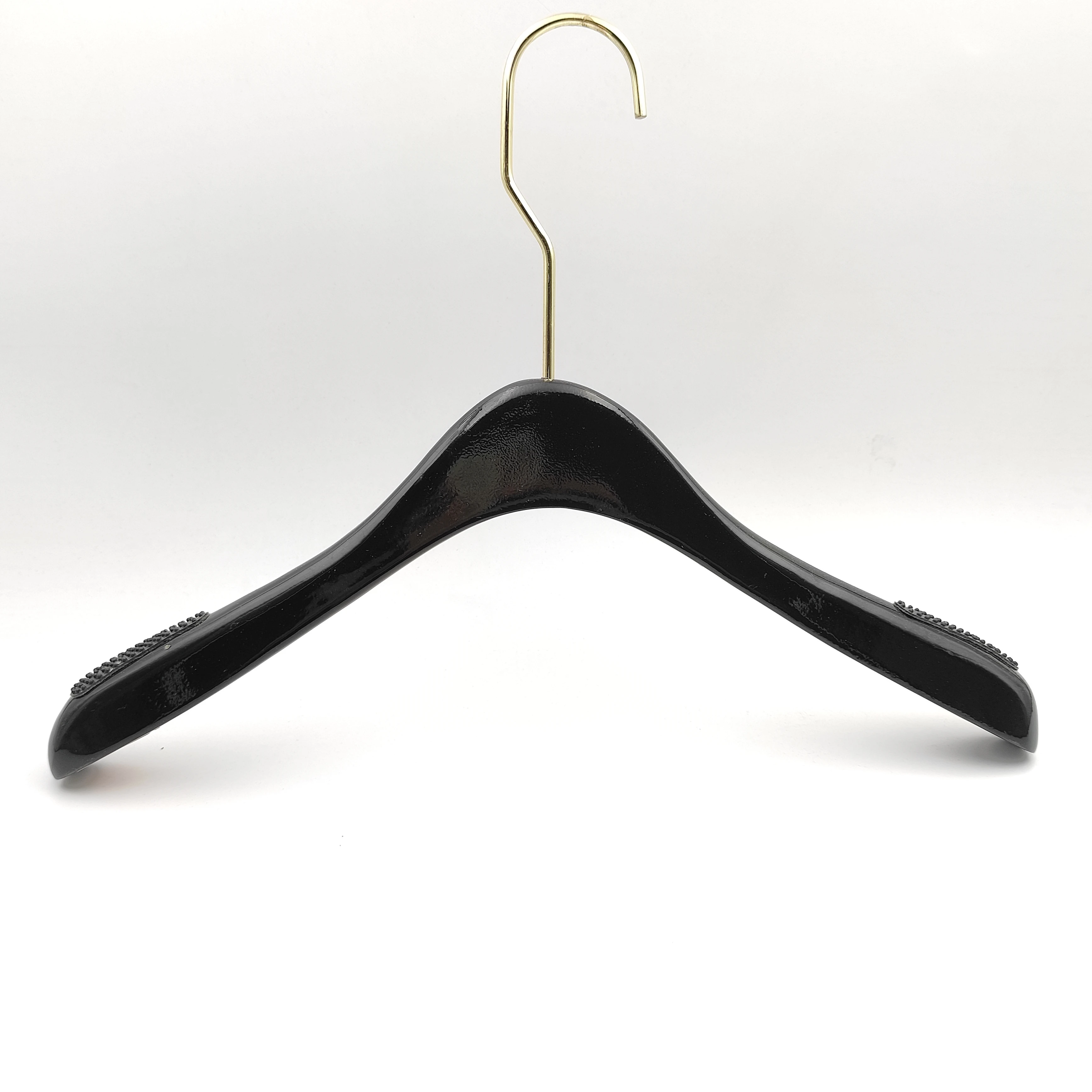 Wholesale coat hanger with non-slip shoulder design hanger, material plastic acrylic wooden hanger