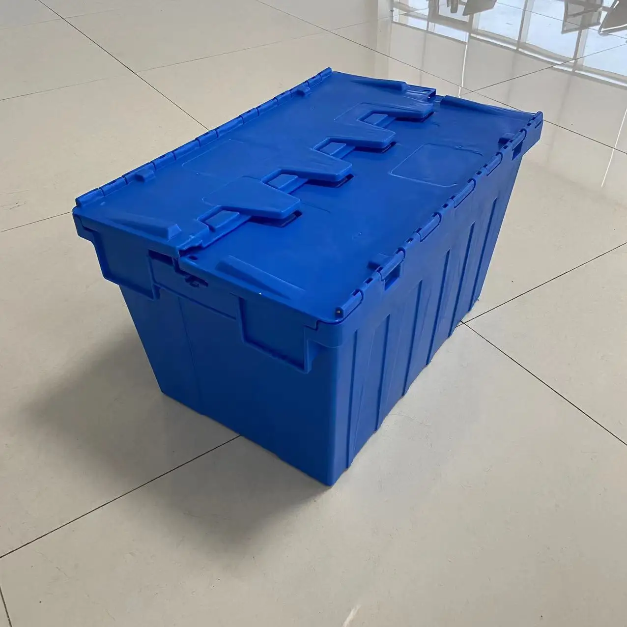 600x400 mm nesting logistic moving plastic storage attached lid containers