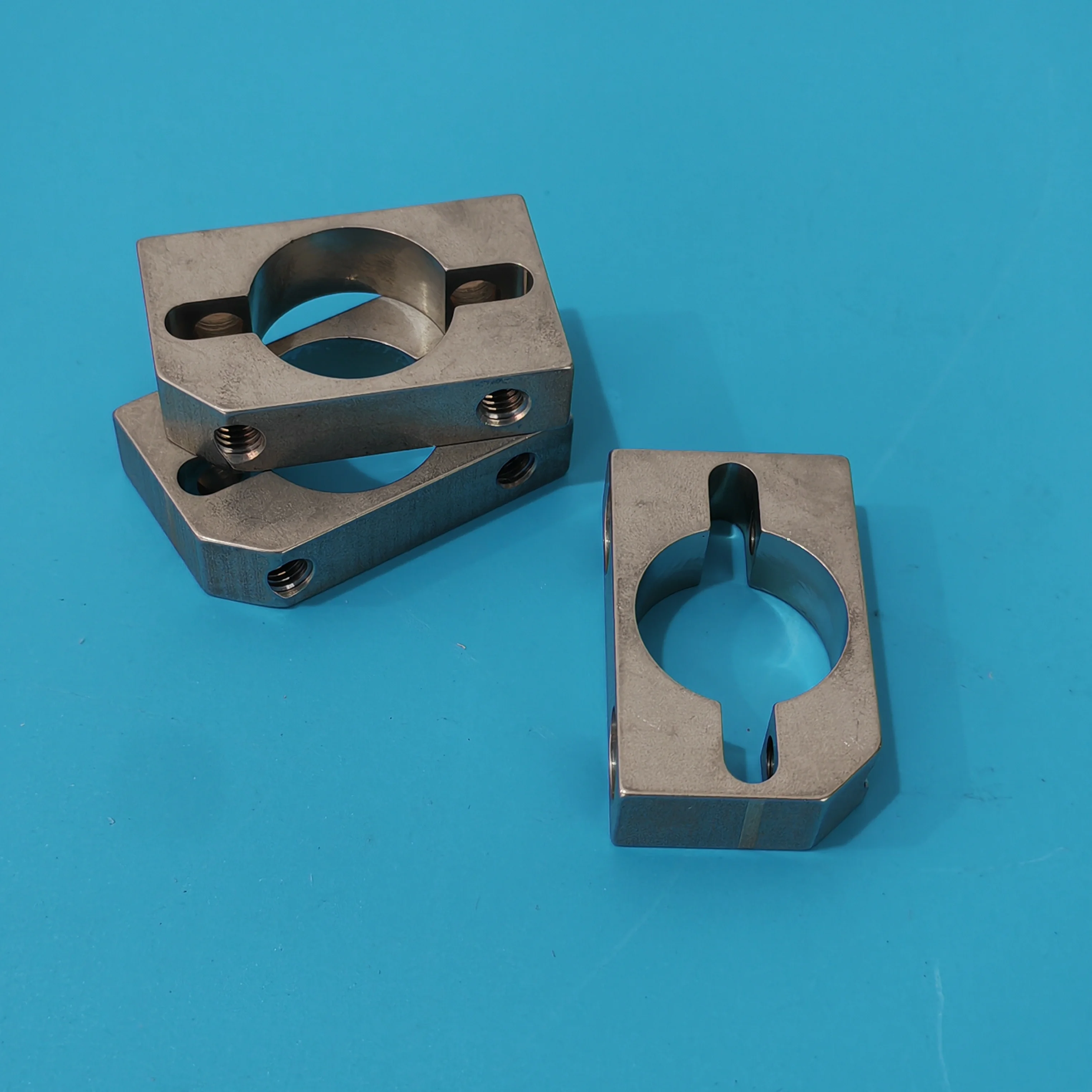 Aluminum Cross Post Retaining Clip Parallel Connector Support for Krones Rectangular Pads with ODM/OEM
