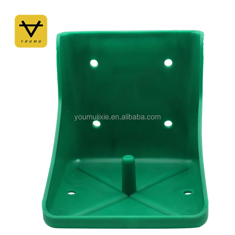 Large Green Plastic Box Cattle Licking Salt Box Sheep Mineral Salt Block Fixed Box for Cattle