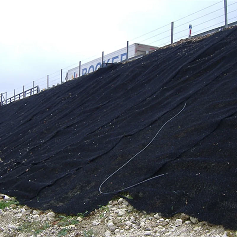 Коврик для защиты газона (зеленый и черный геомат HDPE 430 г/м2)