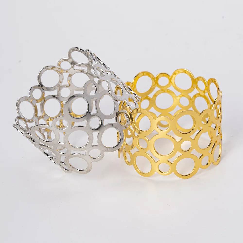 Wholesale metal round shape cheap napkin ring for wedding favors, hollow flower round napkin ring