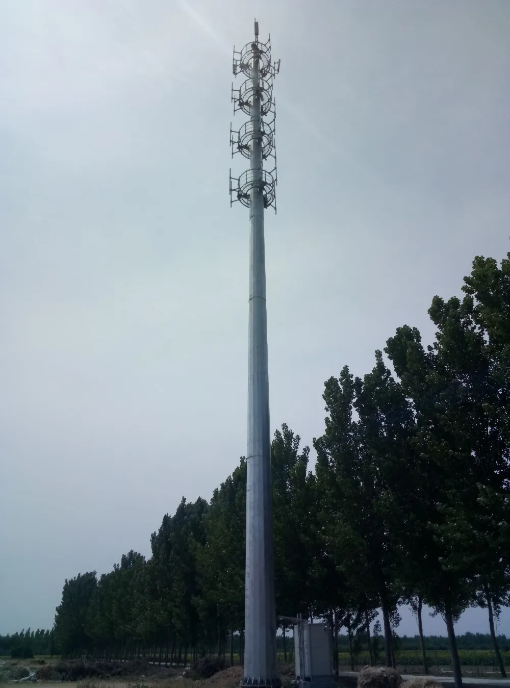 40m Hot DIP Galvanized Octagonal Tapered Monopole Antenna Tower Mobile Telecom Light Tower