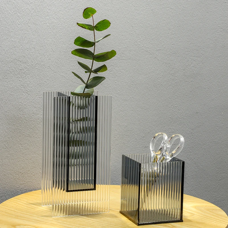 Акриловая ваза для цветов