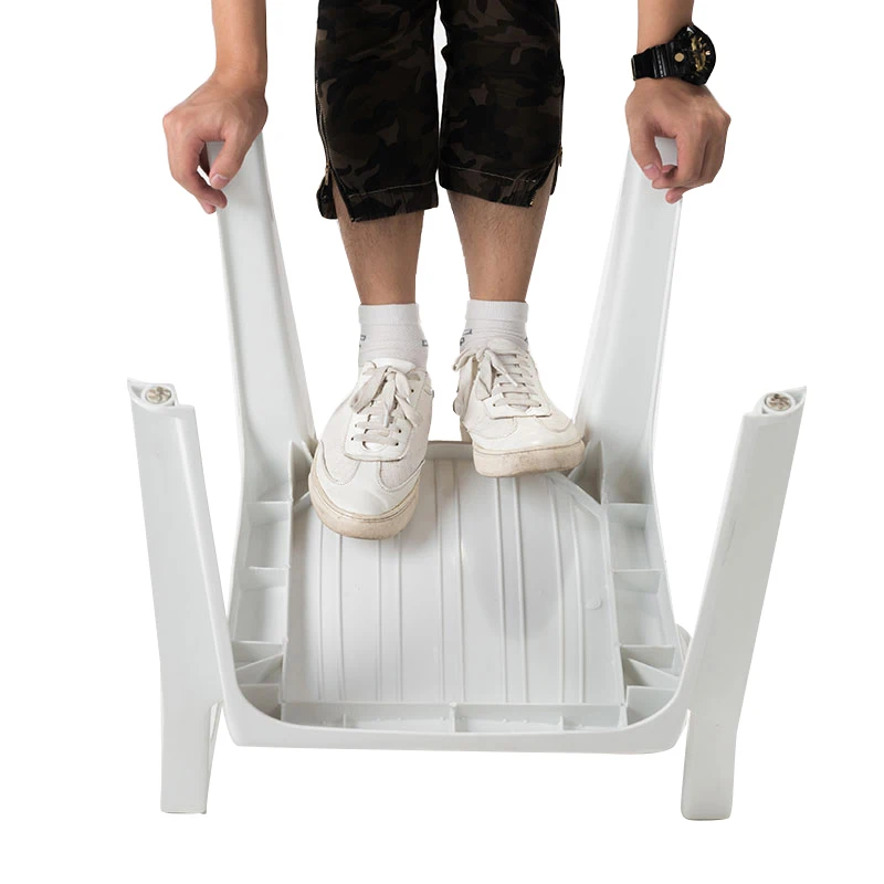 China Cheap Contemporary Stacking Banquet Cafe Bistro Restaurant Outdoor Plastic Dining Chairs