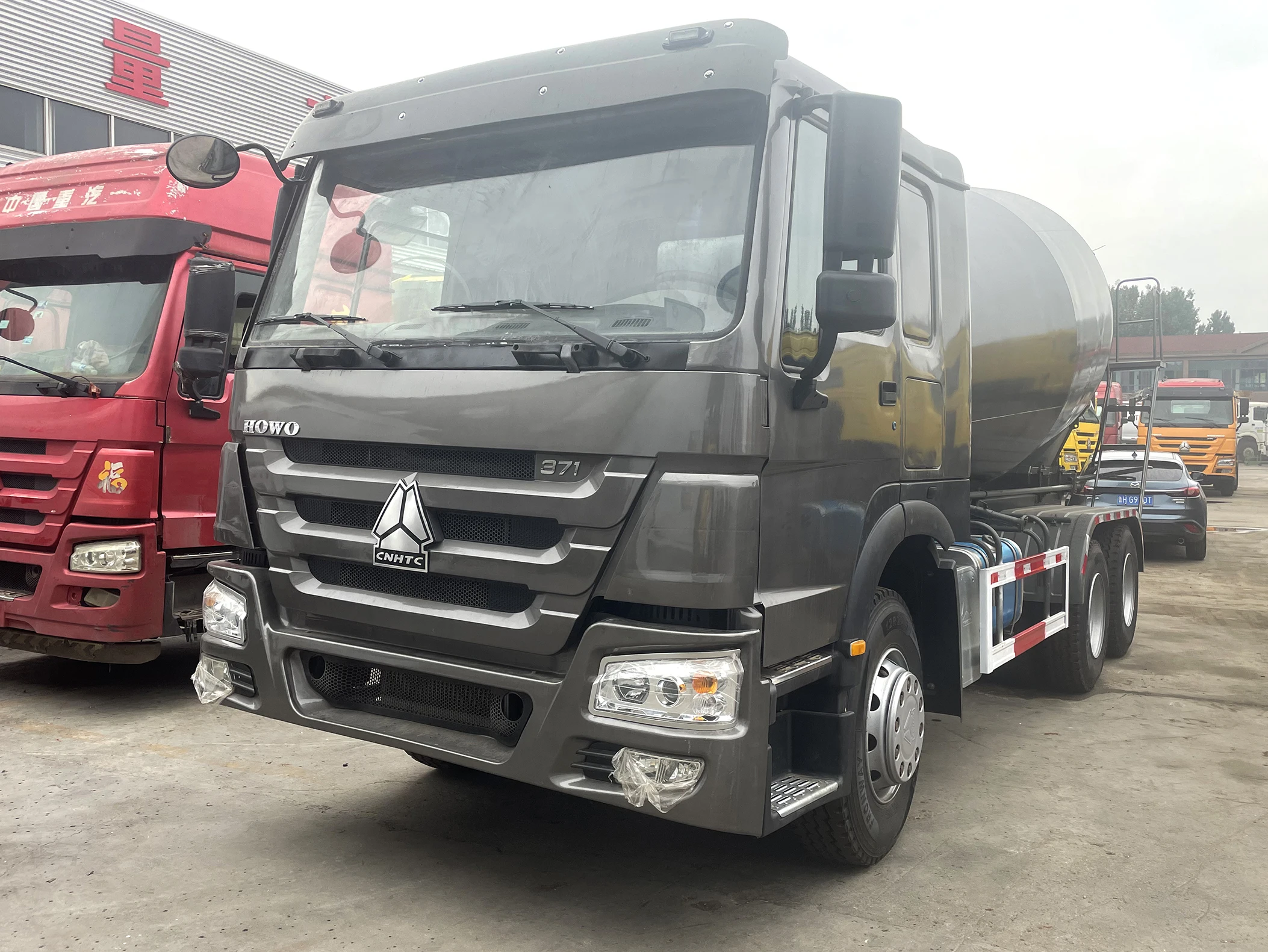 Sinotruck Howo 6x4 10m3 Cement truck Concrete Mixer truck With Drum