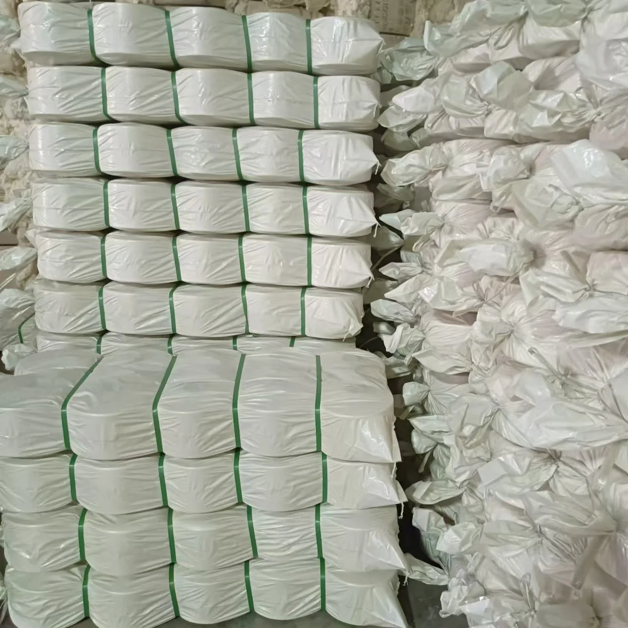 White OE cotton yarn for knitting or weaving