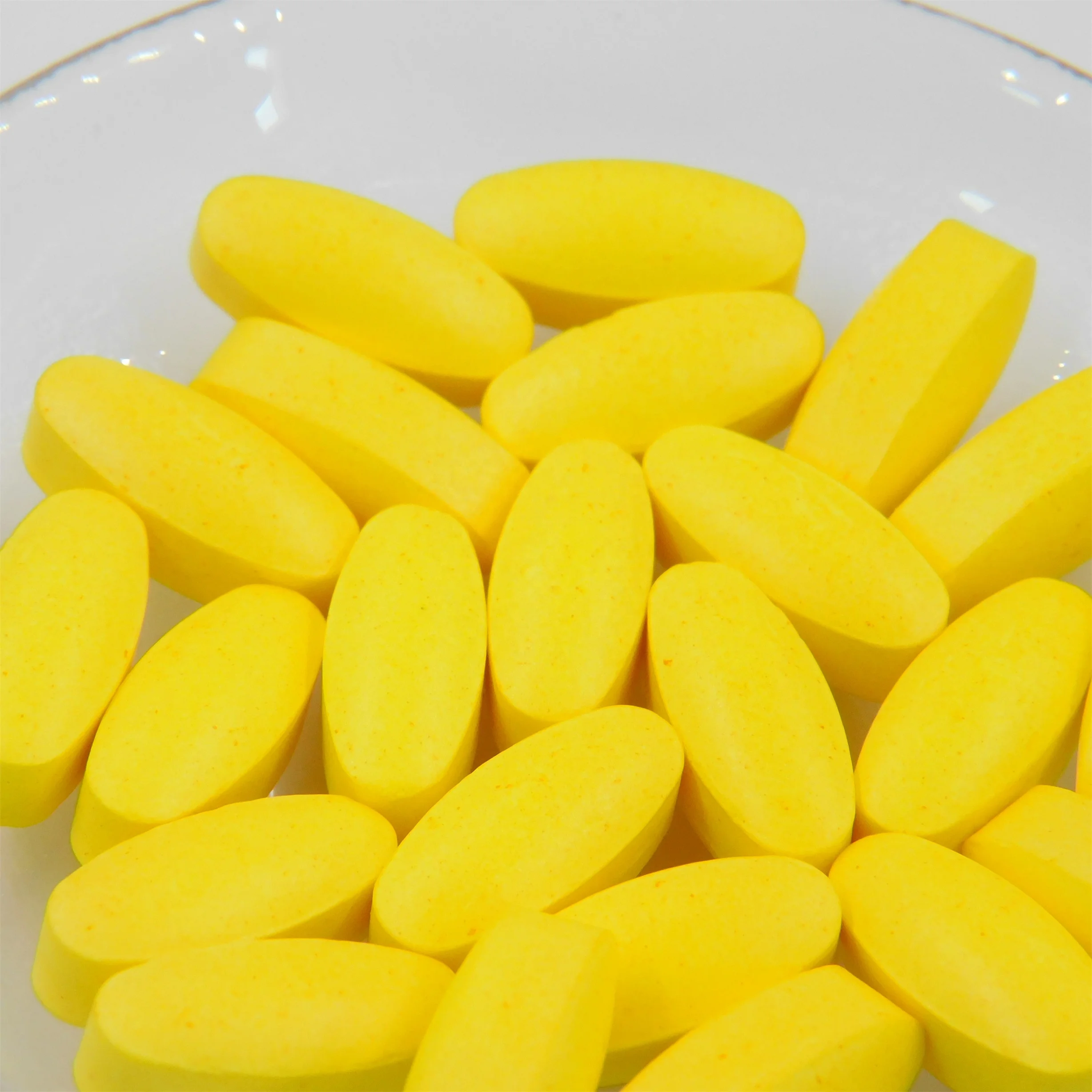 Nutritional supplement vitamin C 950mg fruit and peach chewable tablets enhance human immunity