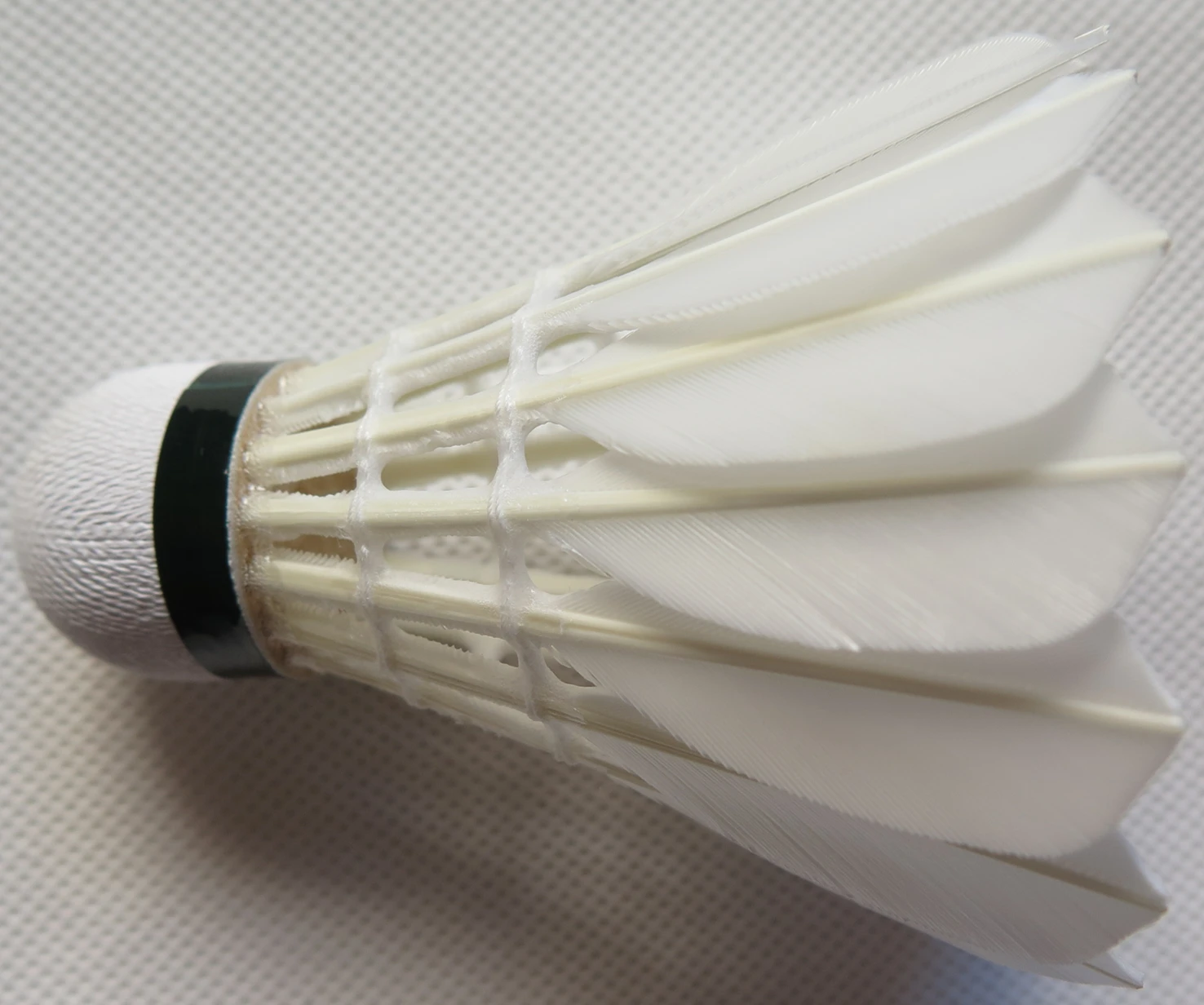 Wholesale Brand High Quality Reasonable Price Duck Feather Badminton Shuttlecocks Fashion White OEM Customized Head Logo Style