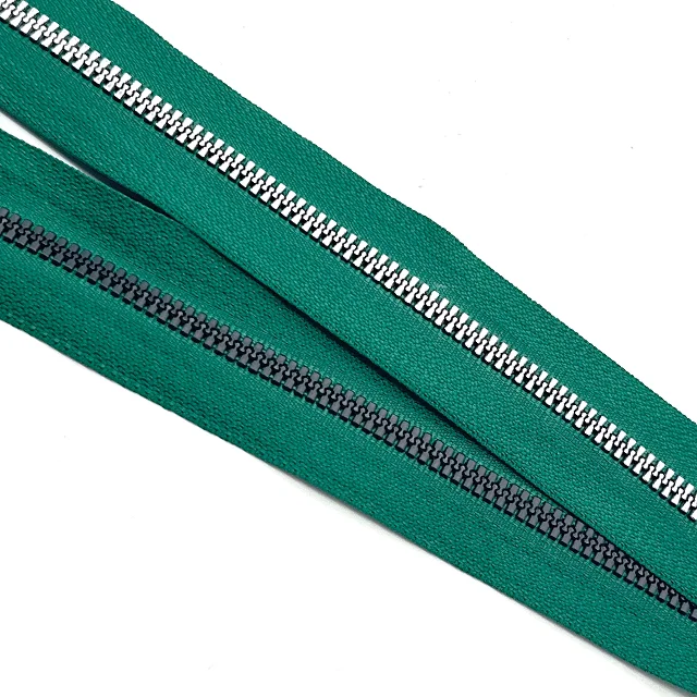 Factory Wholesale 3# 5# 8# Open End Zipper Metallization Film Zipper Chain Paste Gold Silver Film Metal Plastic Resin Zipper