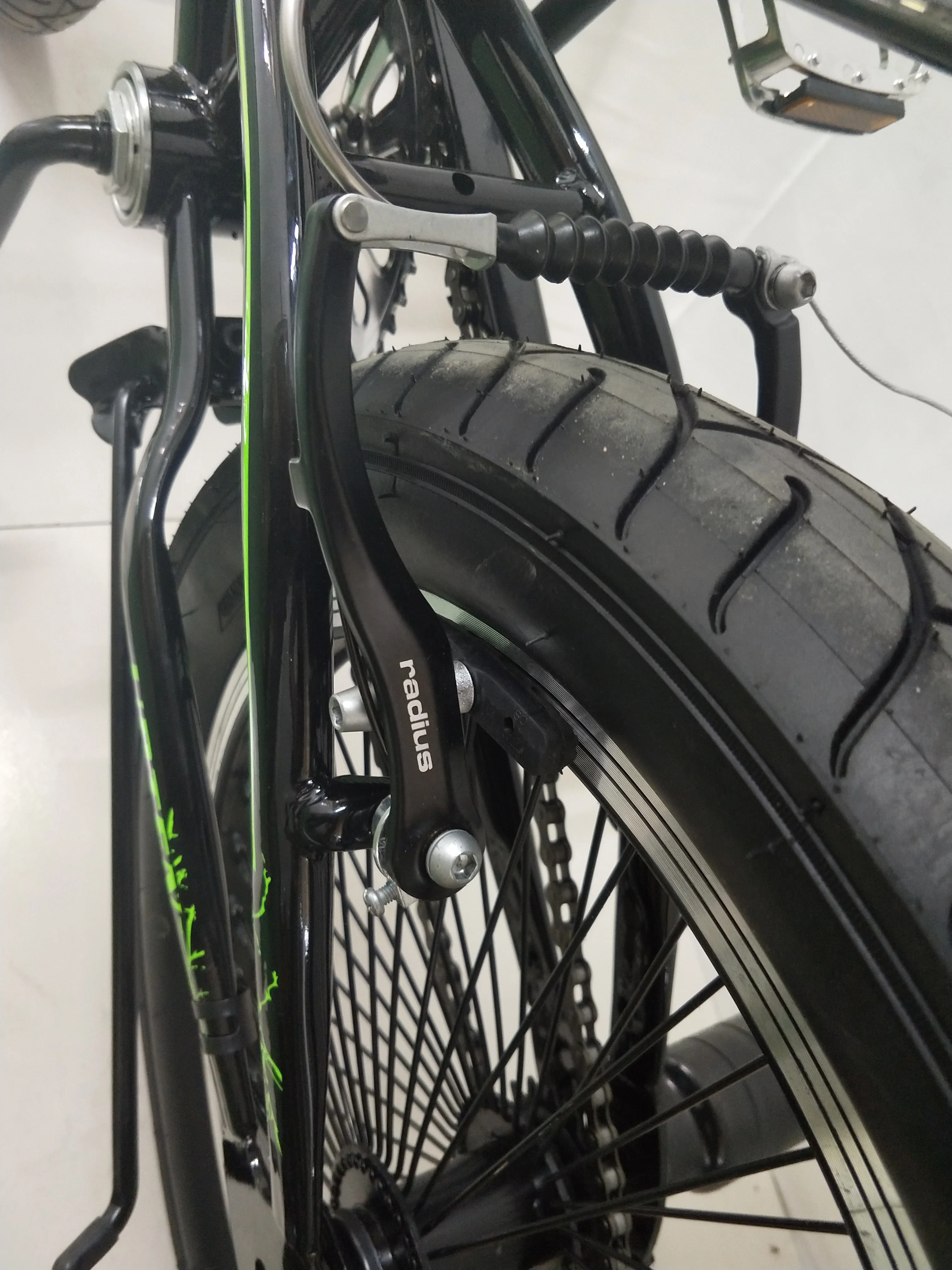 20MT18SH12 20-Inch Steel Free Style Adult BMX Bike Single Speed Disc Brake for Street Riding