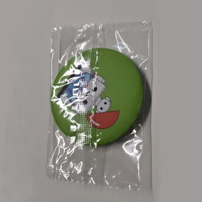 custom tin button badge safety pin