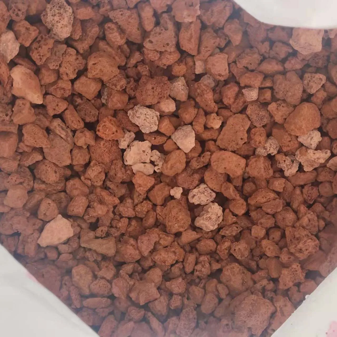 Good quality of red lava stone volcanic rock for garden road basaltic volcanic rock