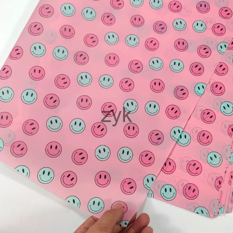 Cute Smiling Face Paper Crafts for Clothing & Shoes Packaging Wholesale 50x70 cm Perfect Gift Packaging handicraft in Stock