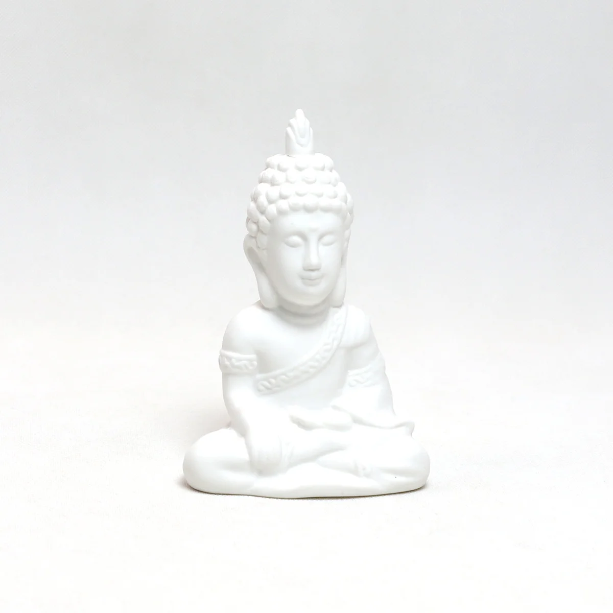 Custom Art Crafts Buddha Sculpture White Ceramic Buddha Statue Ornaments For Gifts Home Decoration