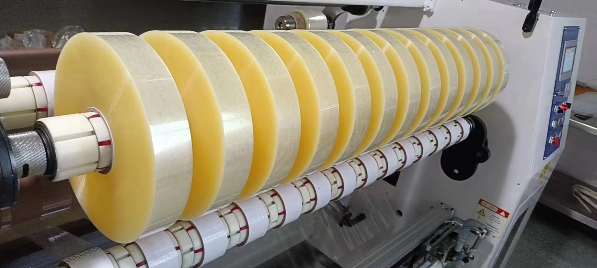 High productivity Automatic BOPP Sealing Self adhesive Tape slitting and rewinding machine