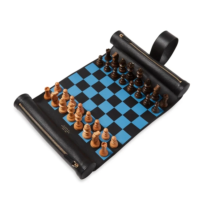Wholesale new design Panama textured-leather chess roll in black with wooden checker pieces