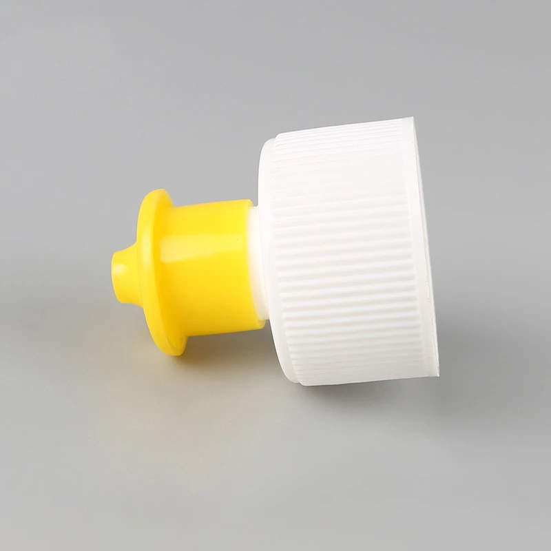 Screw cap plastic ribbed yellow white 500ml plastic bottles with caps water