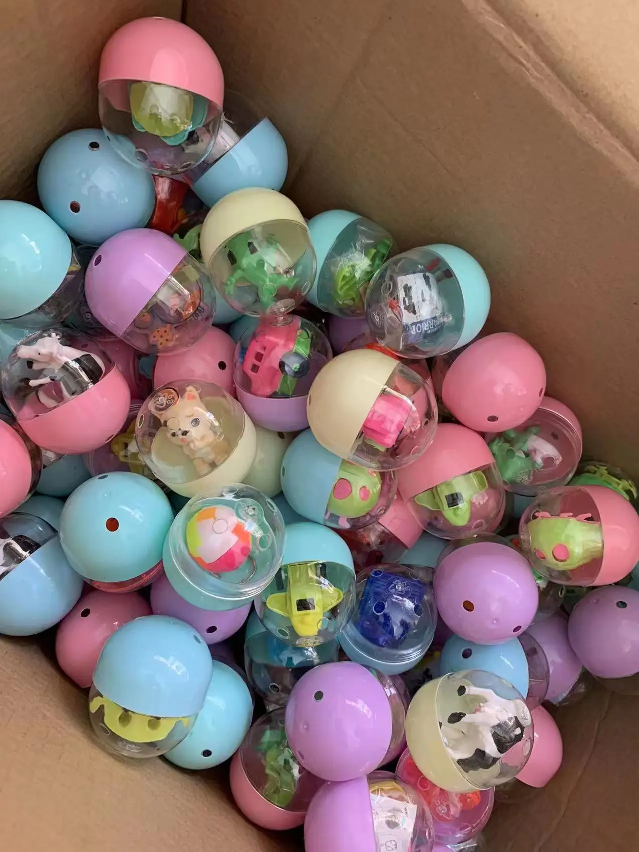 Plastic Surprise Egg Capsule 50mm Vending Capsule Toys For Children